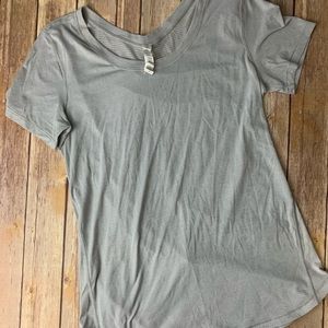 Lululemon 8 Tee